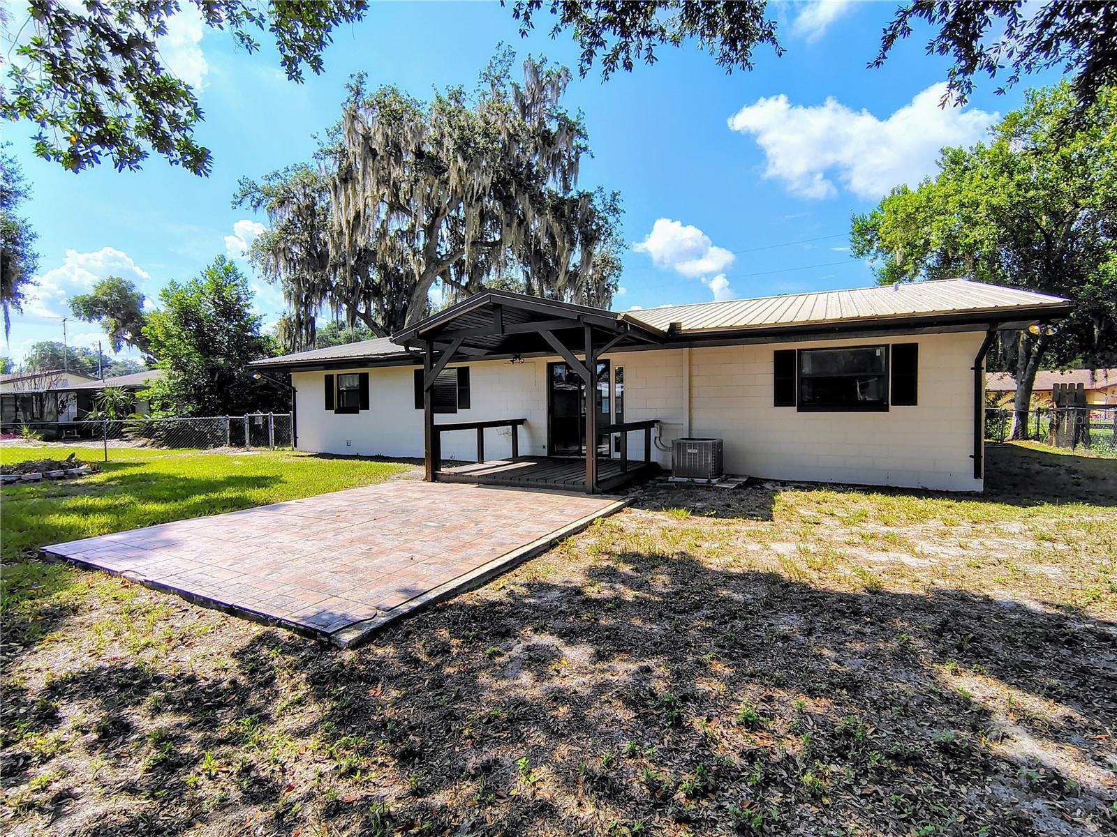 HOLIDAY HAVEN - Residential