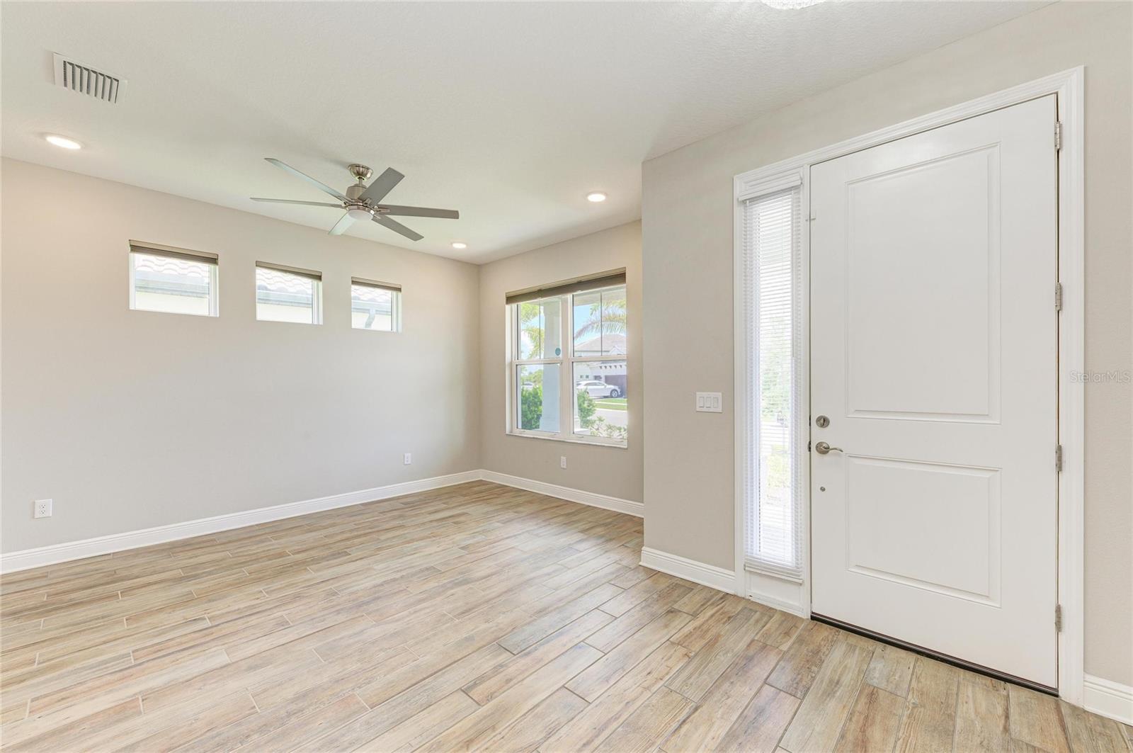 WORTHINGTON PH 2 - Residential Lease