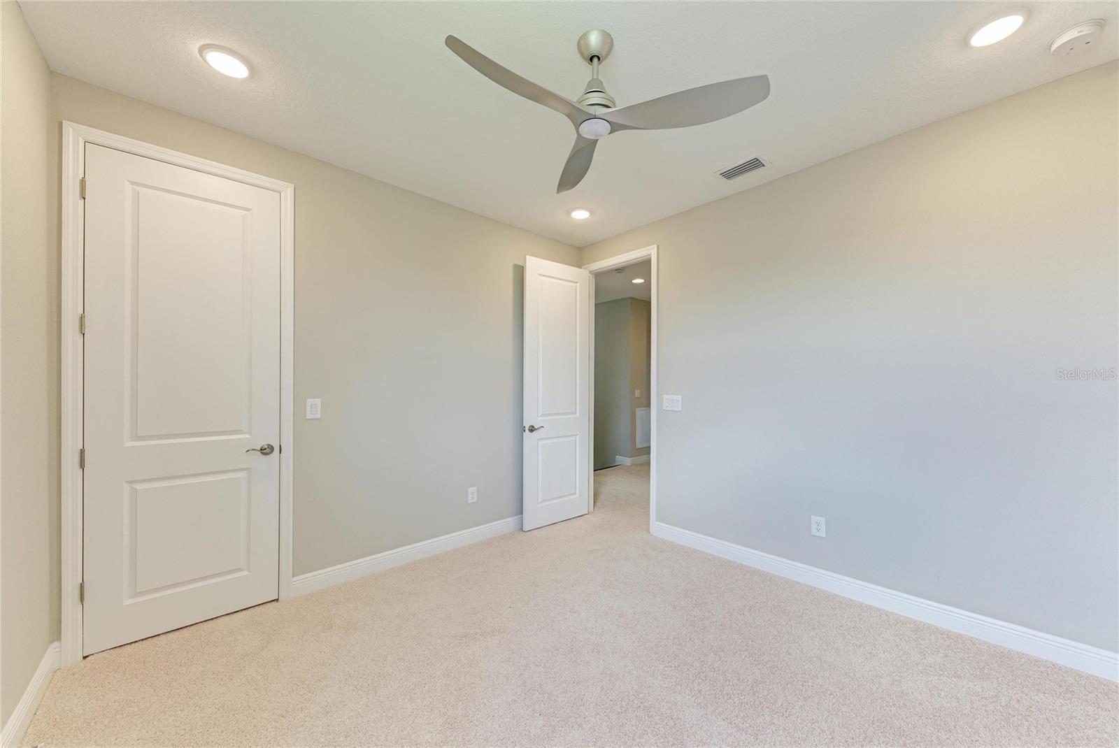 WORTHINGTON PH 2 - Residential Lease
