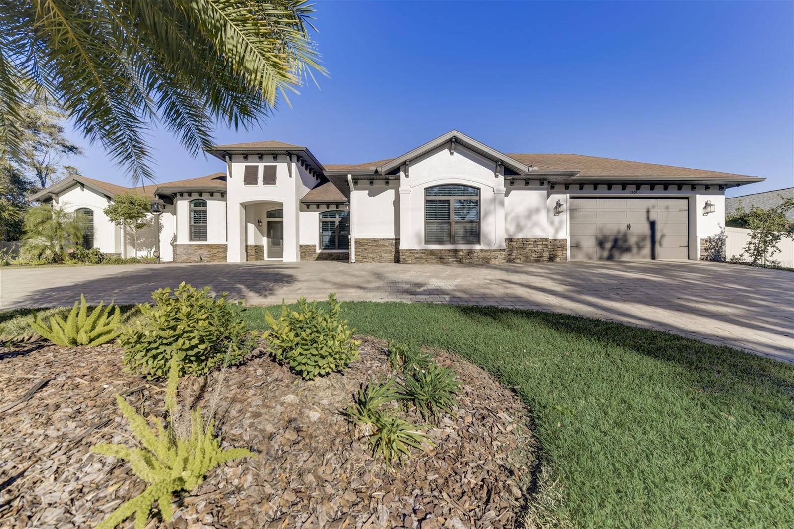 MENDELLS HAWKS PARK - Residential