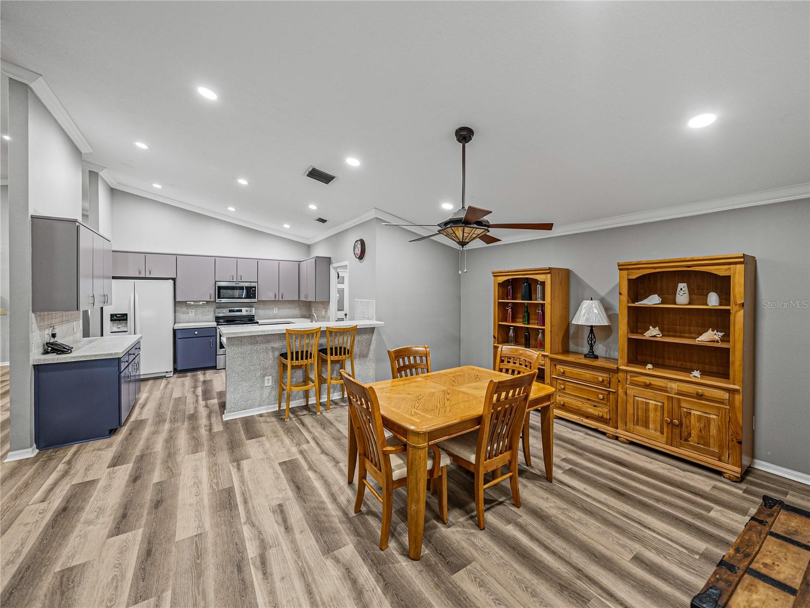 LAKE BERNADETTE - Residential