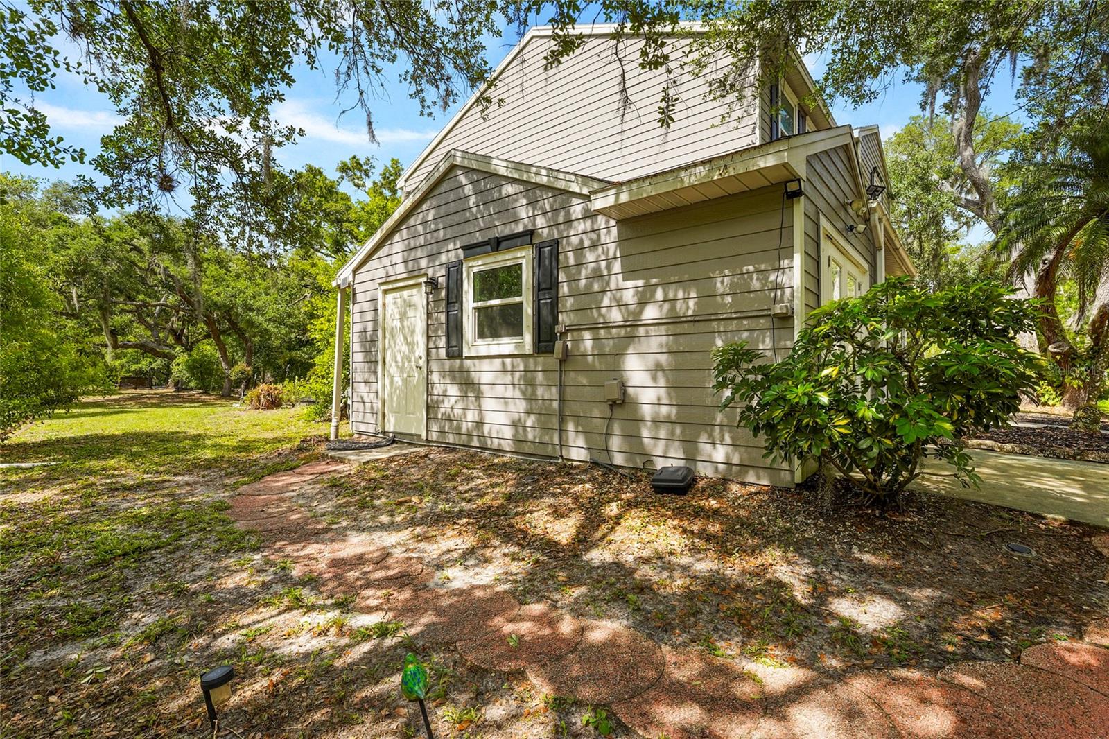 COUNTRY BROOKE ESTATES - Residential