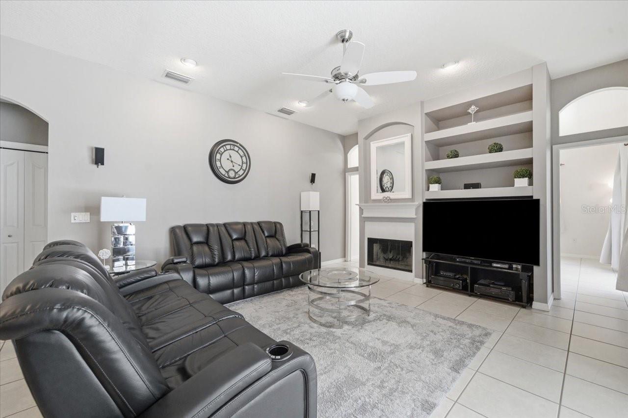 ROLLING OAKS ESTATES - Residential