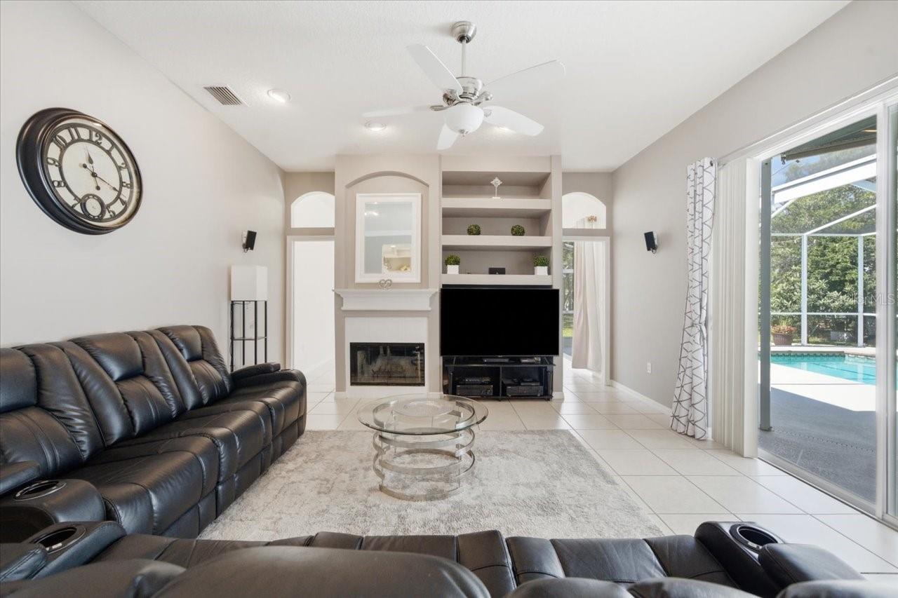 ROLLING OAKS ESTATES - Residential