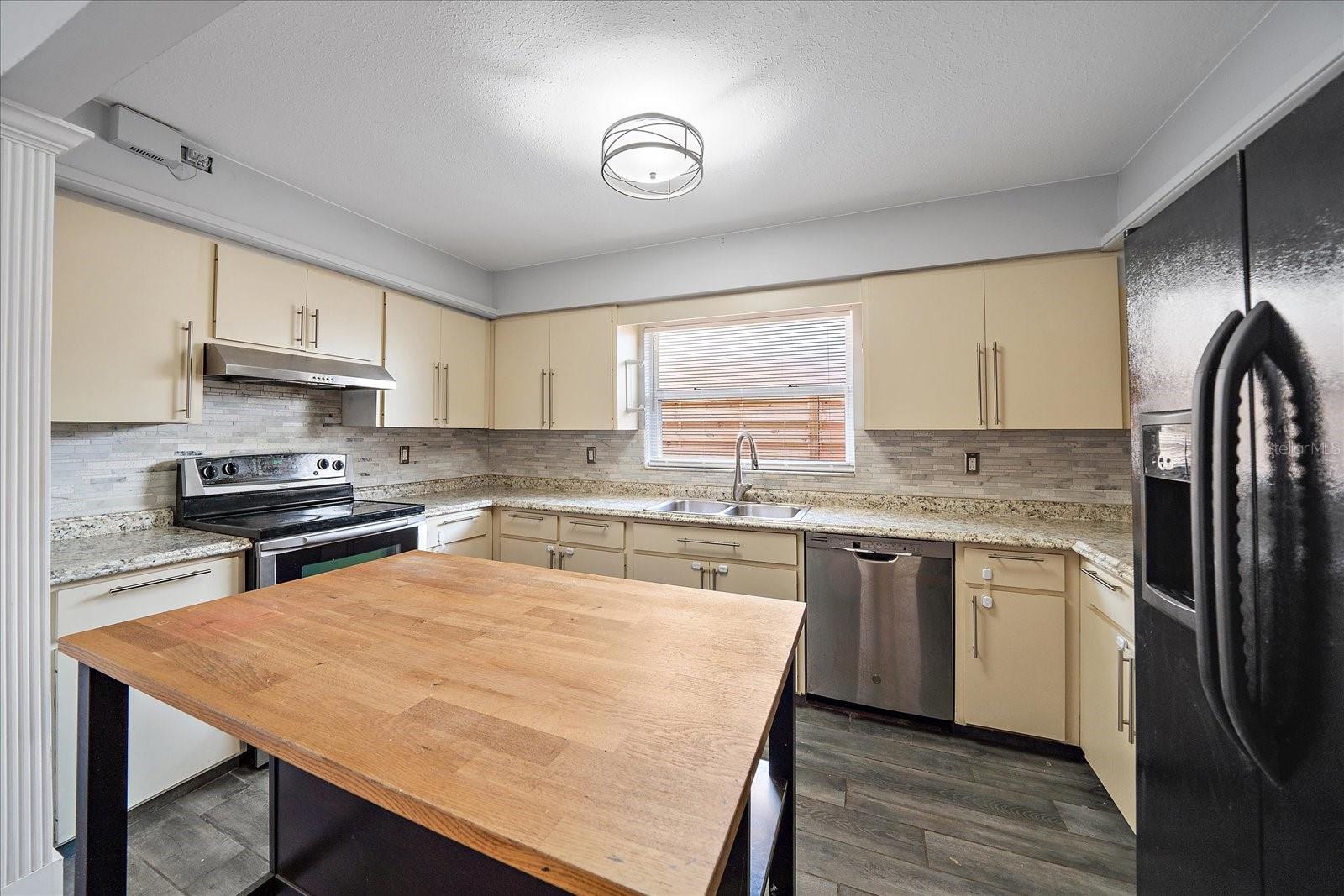 ORANGE GROVE PARK - Residential Lease