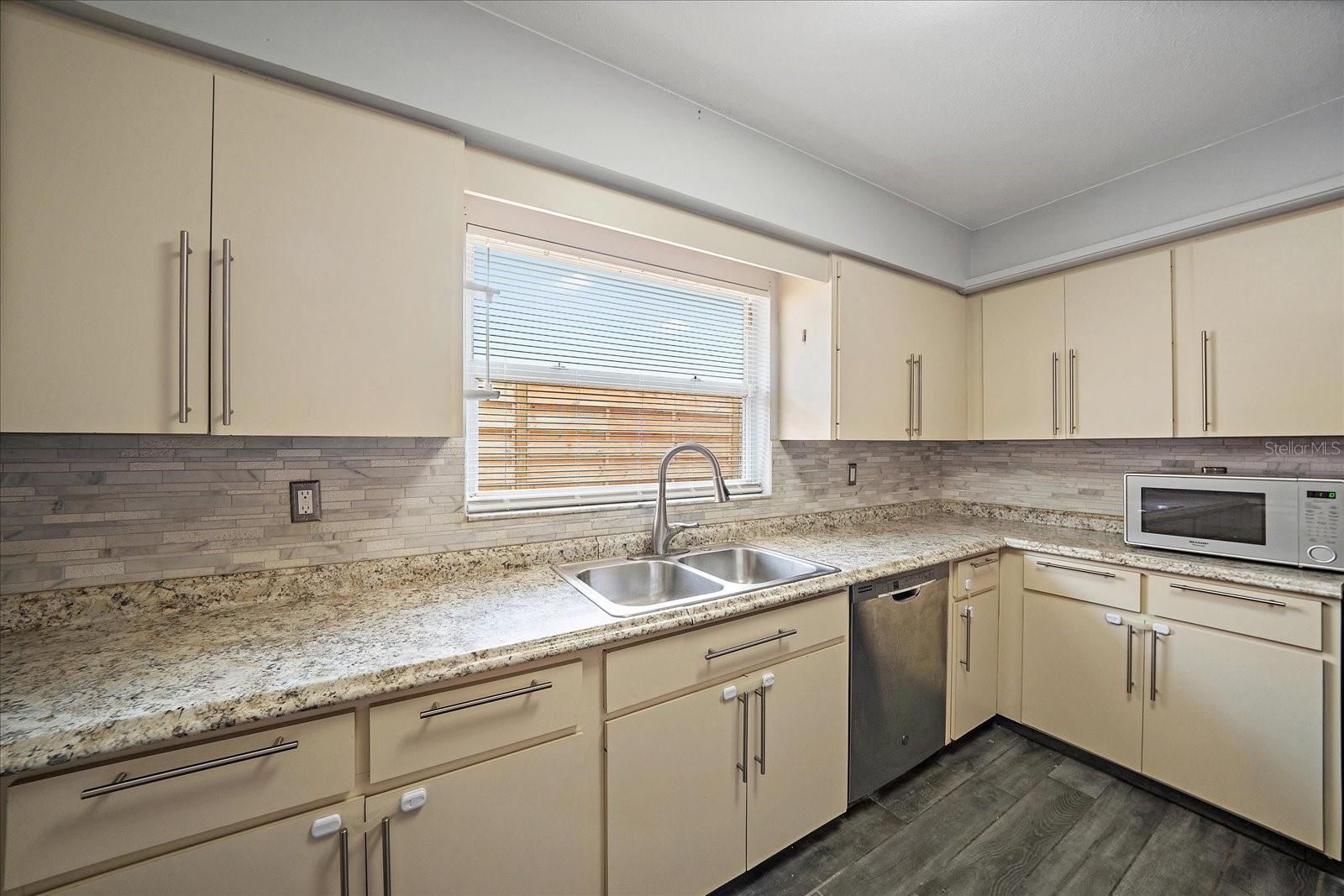 ORANGE GROVE PARK - Residential Lease