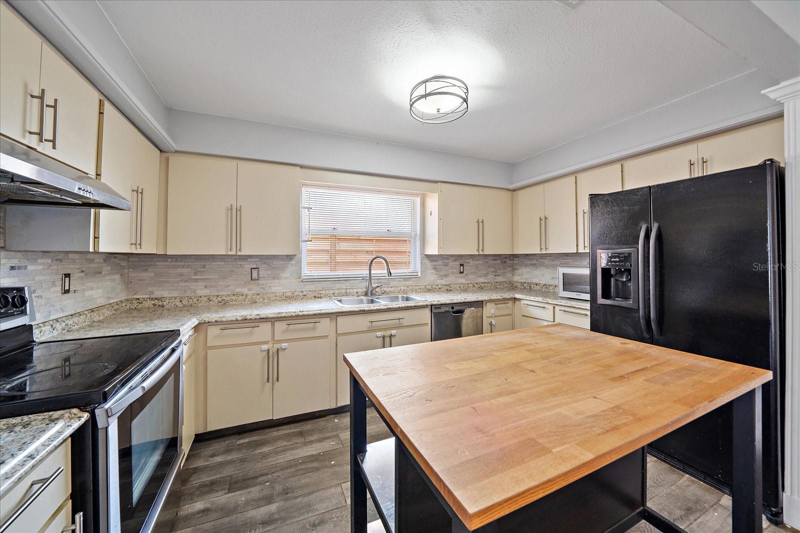 ORANGE GROVE PARK - Residential Lease