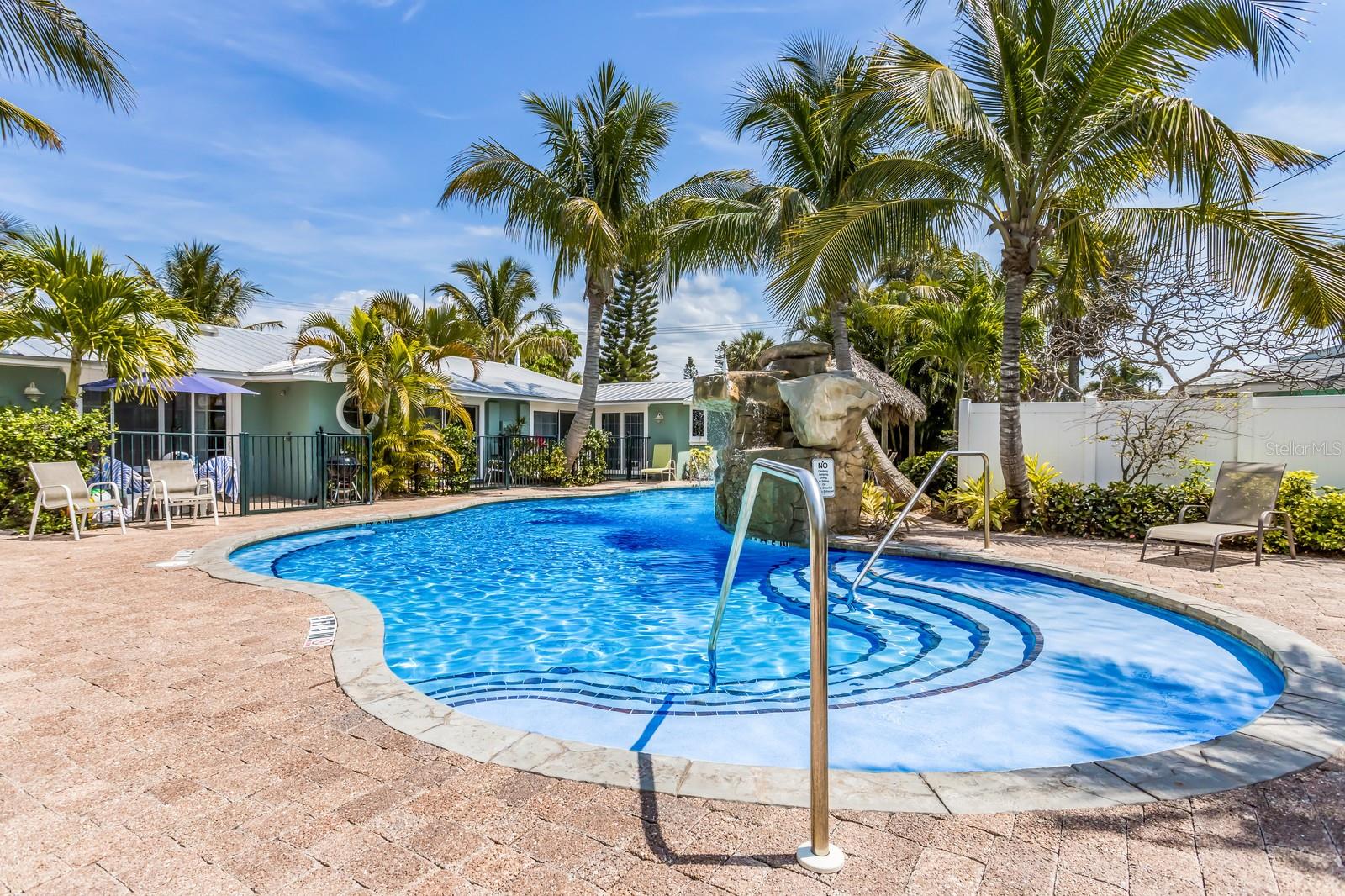 THE BLUE LAGOON - Residential