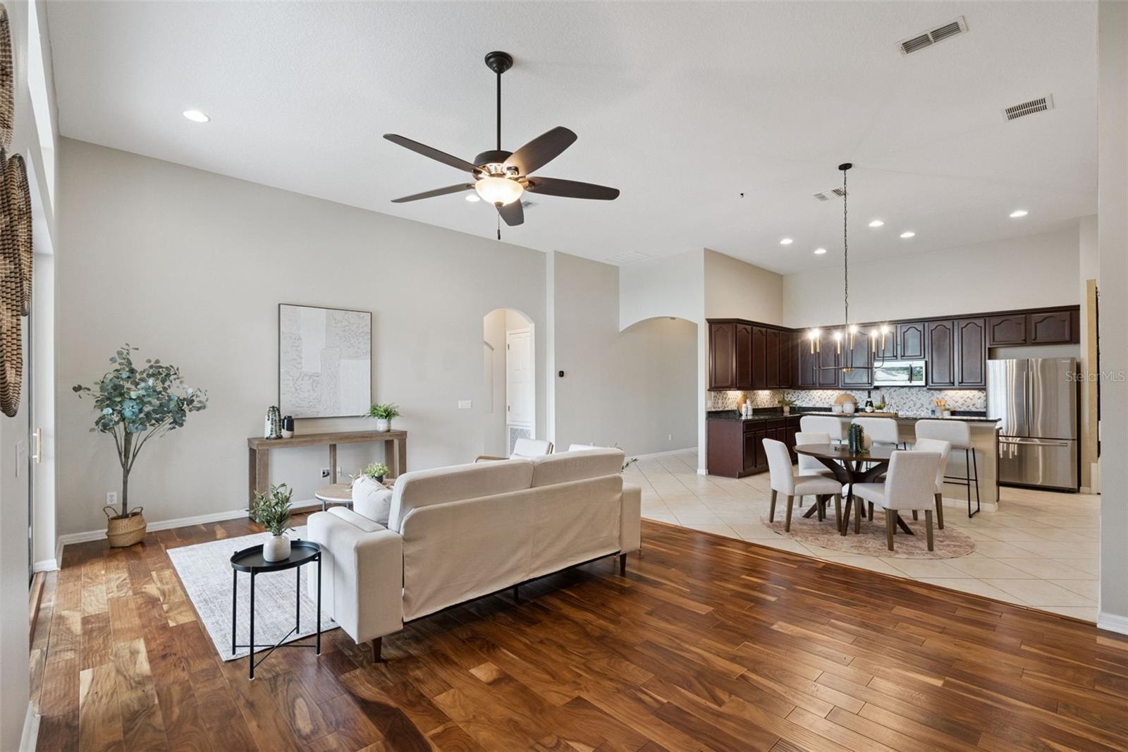 CARRIAGE POINTE A-I & L - Residential