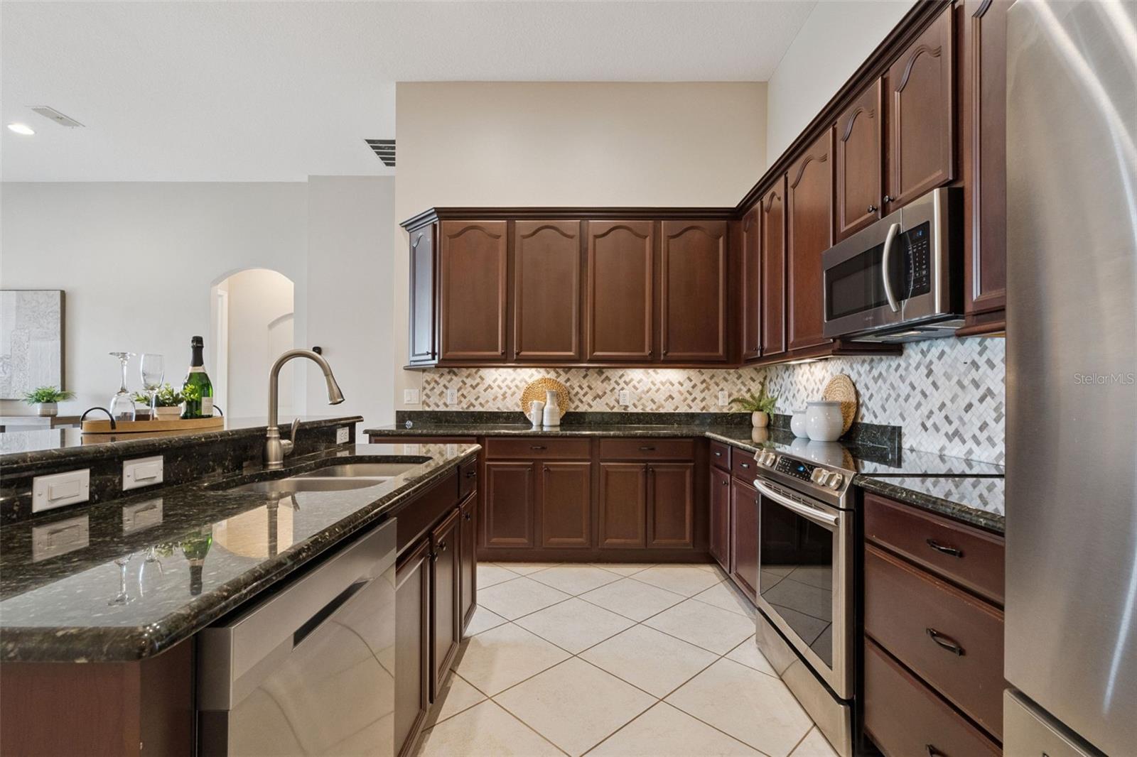 CARRIAGE POINTE A-I & L - Residential