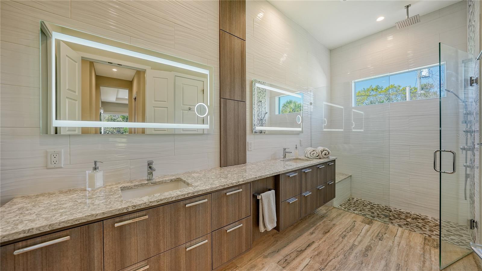SIESTA BAYSIDE WATERSIDE WOOD - Residential