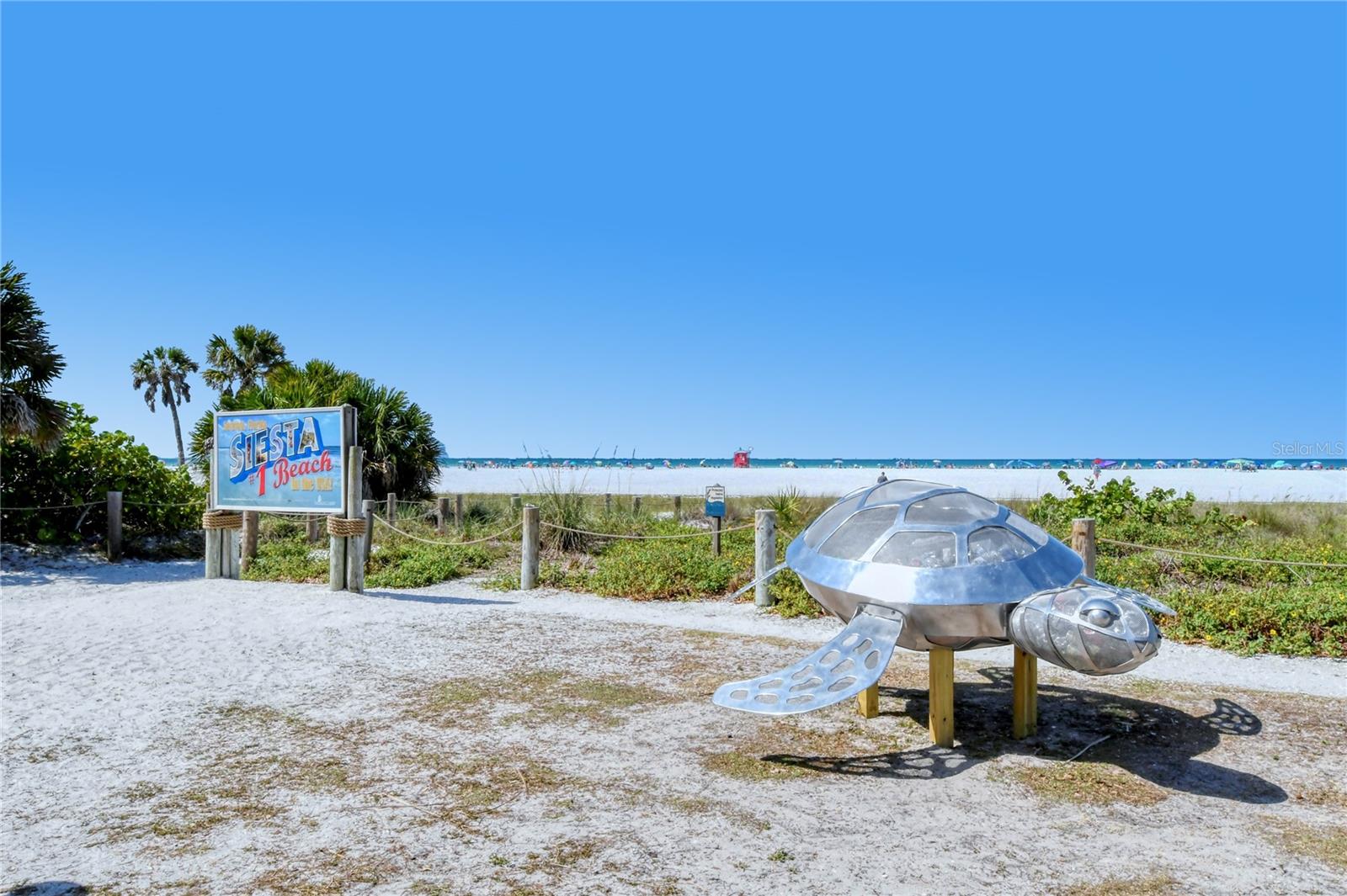 SIESTA BAYSIDE WATERSIDE WOOD - Residential