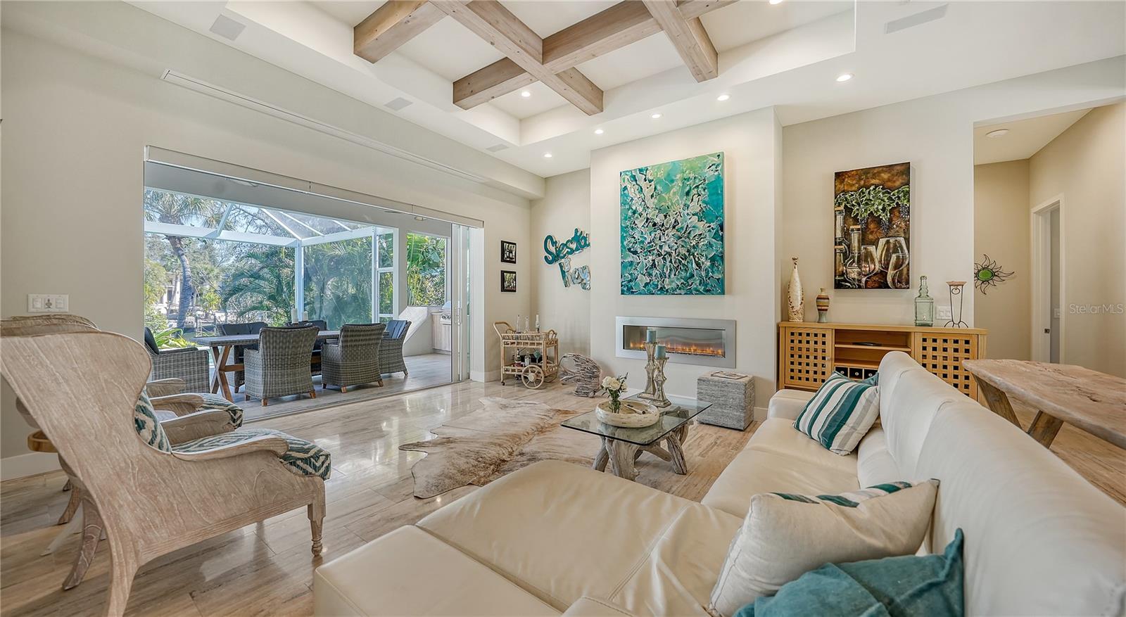 SIESTA BAYSIDE WATERSIDE WOOD - Residential
