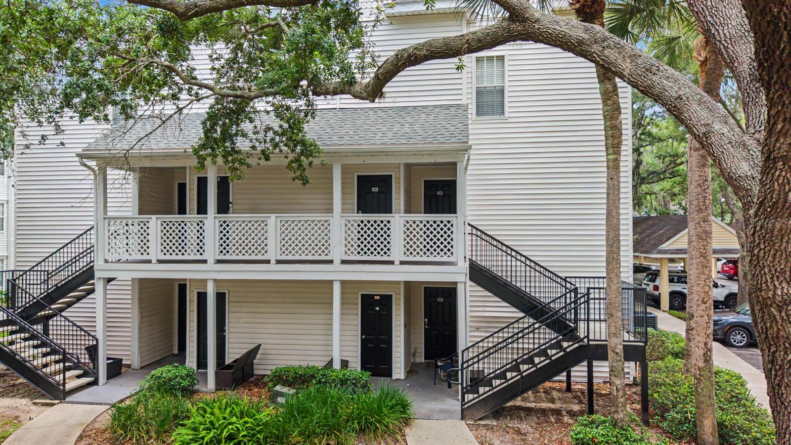 BENTLEY AT COBBS LANDING CONDO THE - Residential