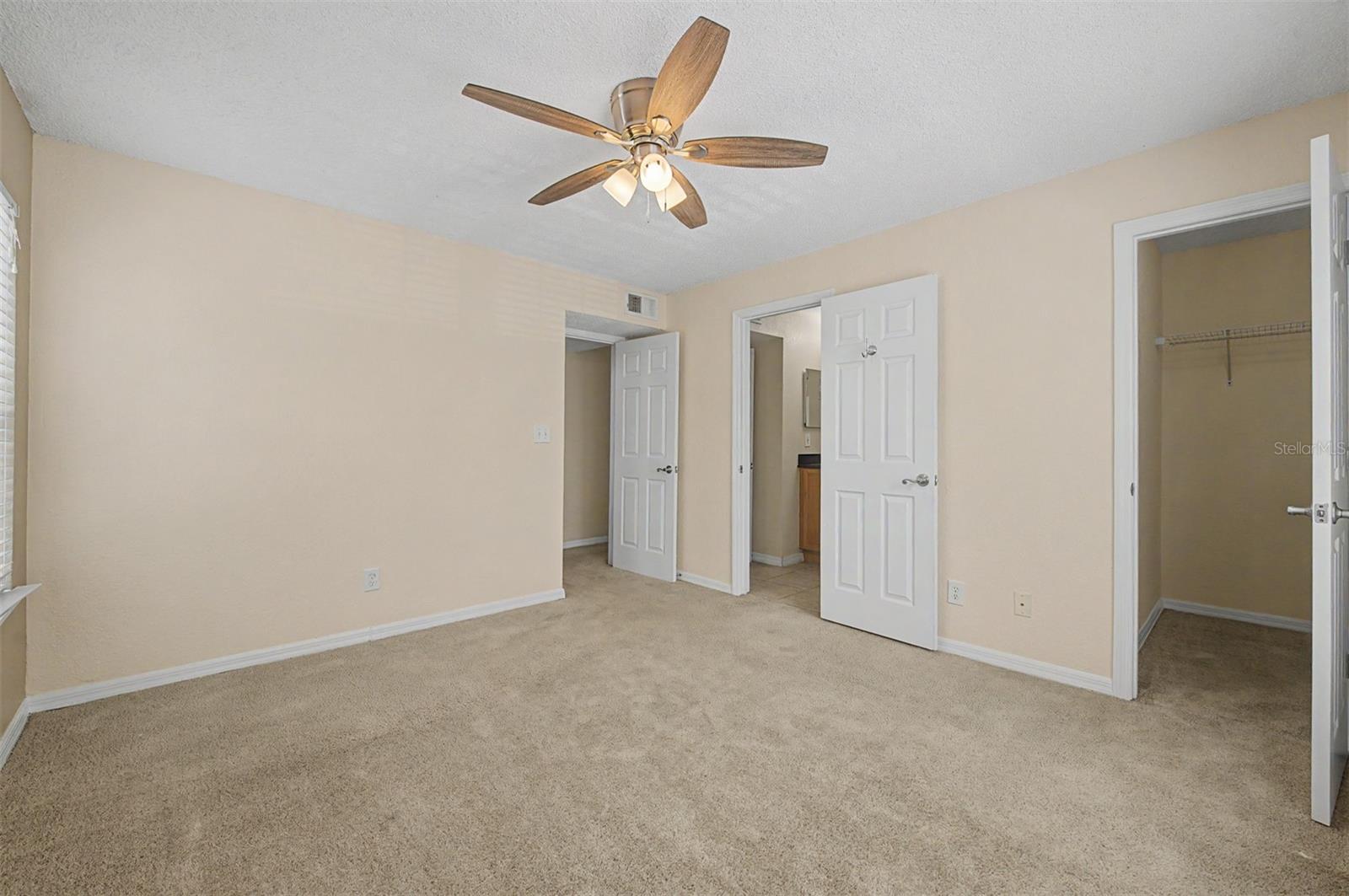 BENTLEY AT COBBS LANDING CONDO THE - Residential
