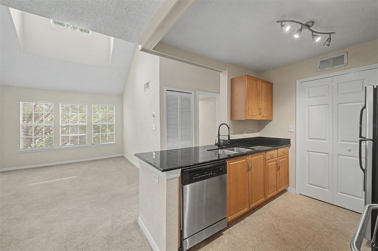 BENTLEY AT COBBS LANDING CONDO THE - Residential