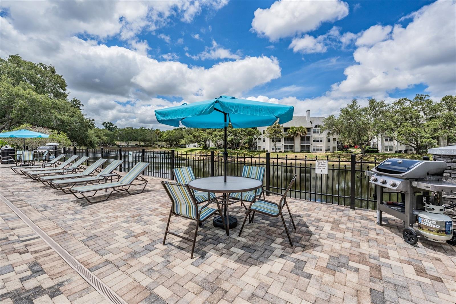 BENTLEY AT COBBS LANDING CONDO THE - Residential