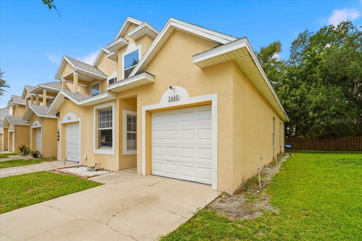 DONEGAN TWNHMS - Residential