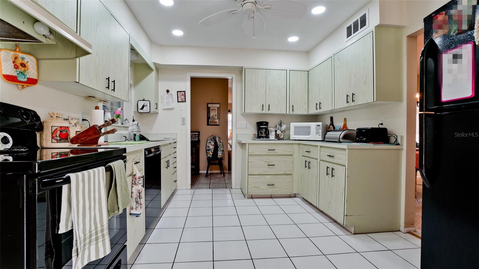 VILLAGE GREEN OF BRADENTON SEC 5 - Residential