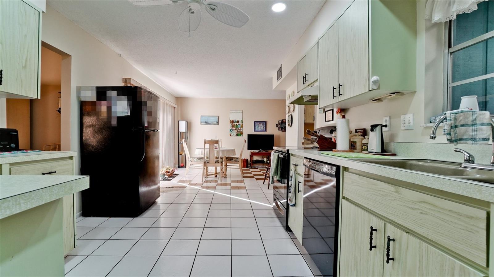 VILLAGE GREEN OF BRADENTON SEC 5 - Residential