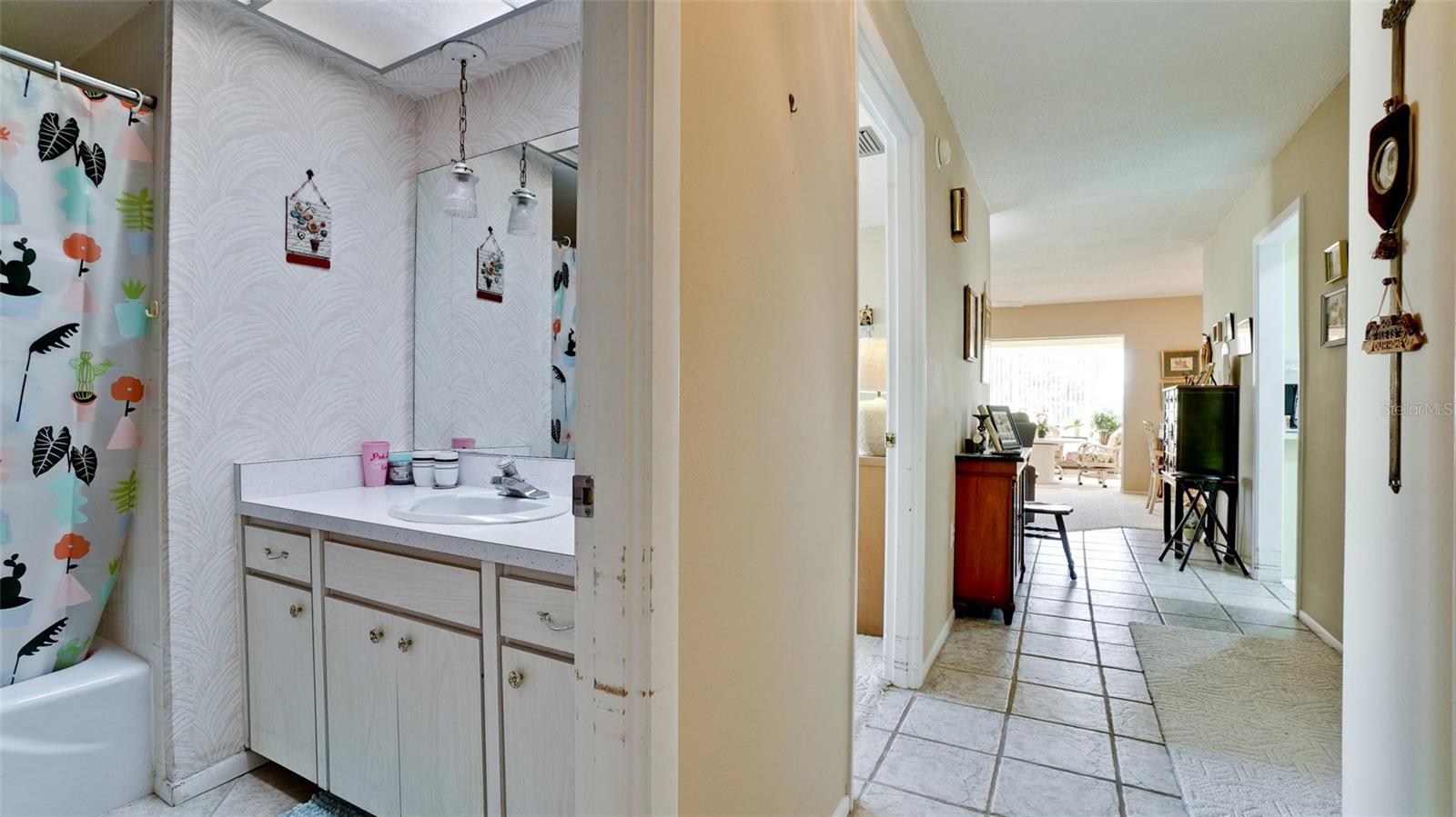VILLAGE GREEN OF BRADENTON SEC 5 - Residential