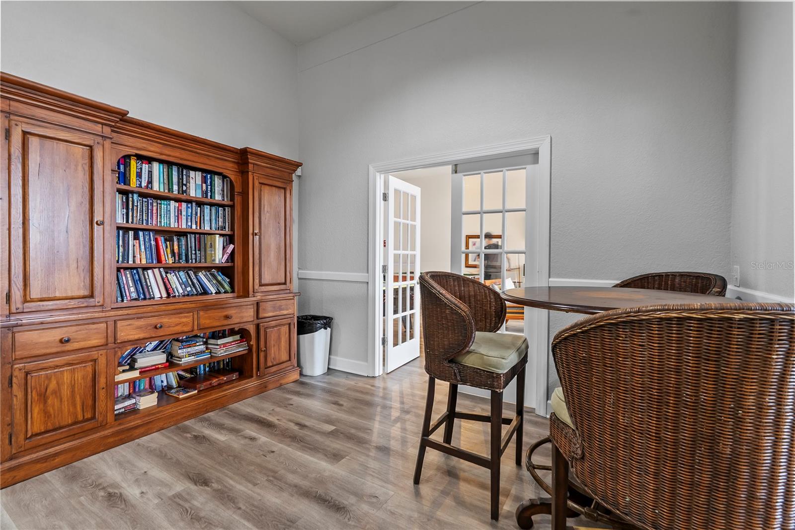 VILLAS AT SEVEN DWARFS LANE CONDO - Residential