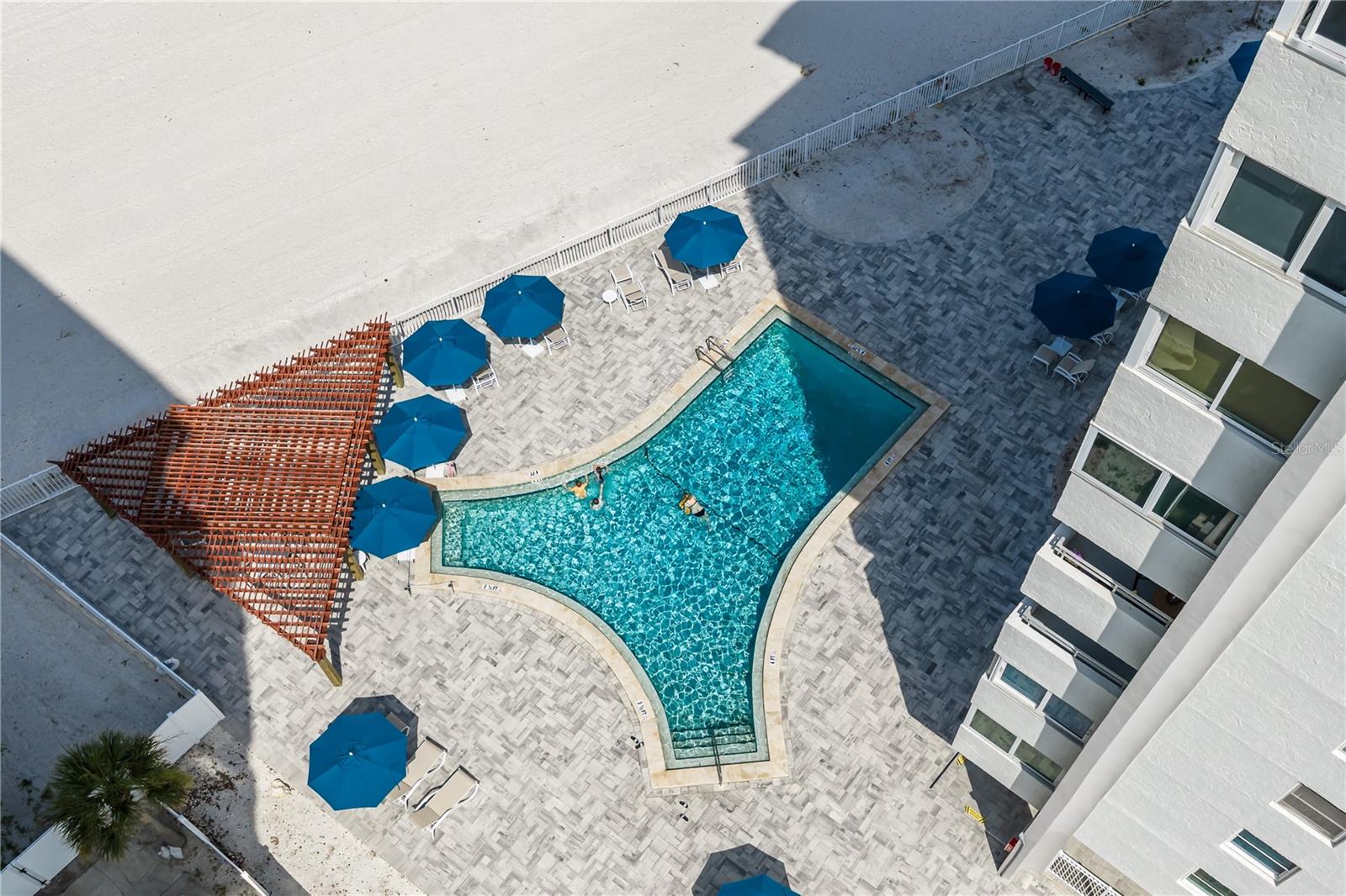 LIDO REGENCY - Residential