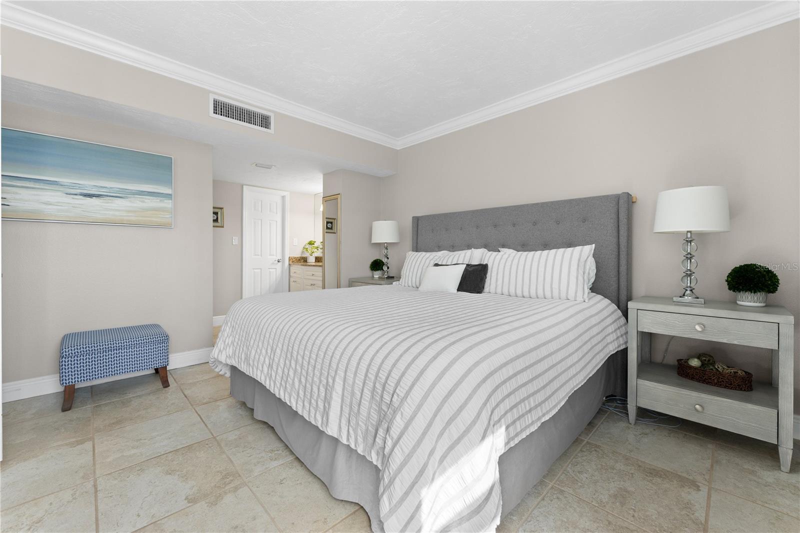 LIDO REGENCY - Residential