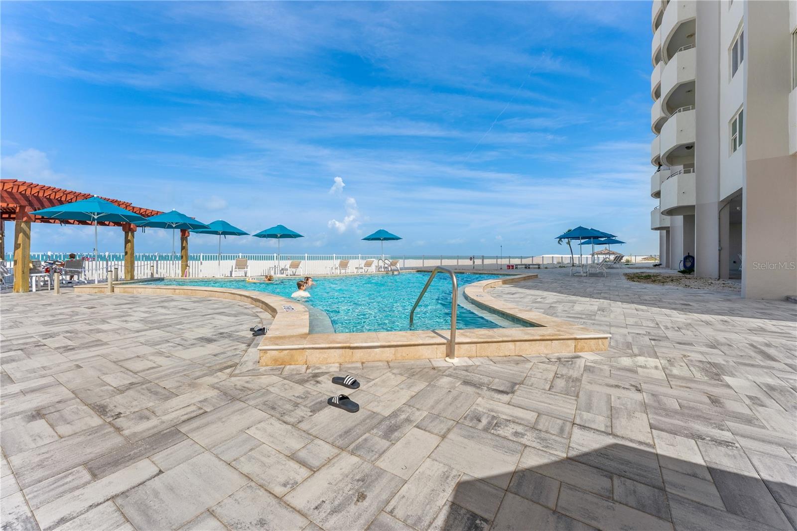 LIDO REGENCY - Residential