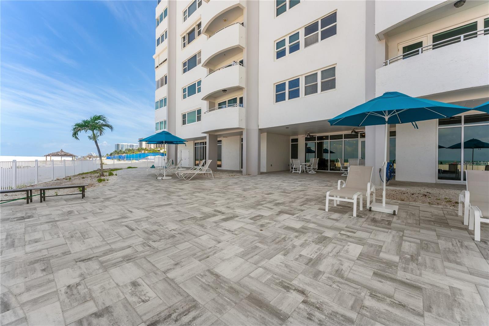 LIDO REGENCY - Residential