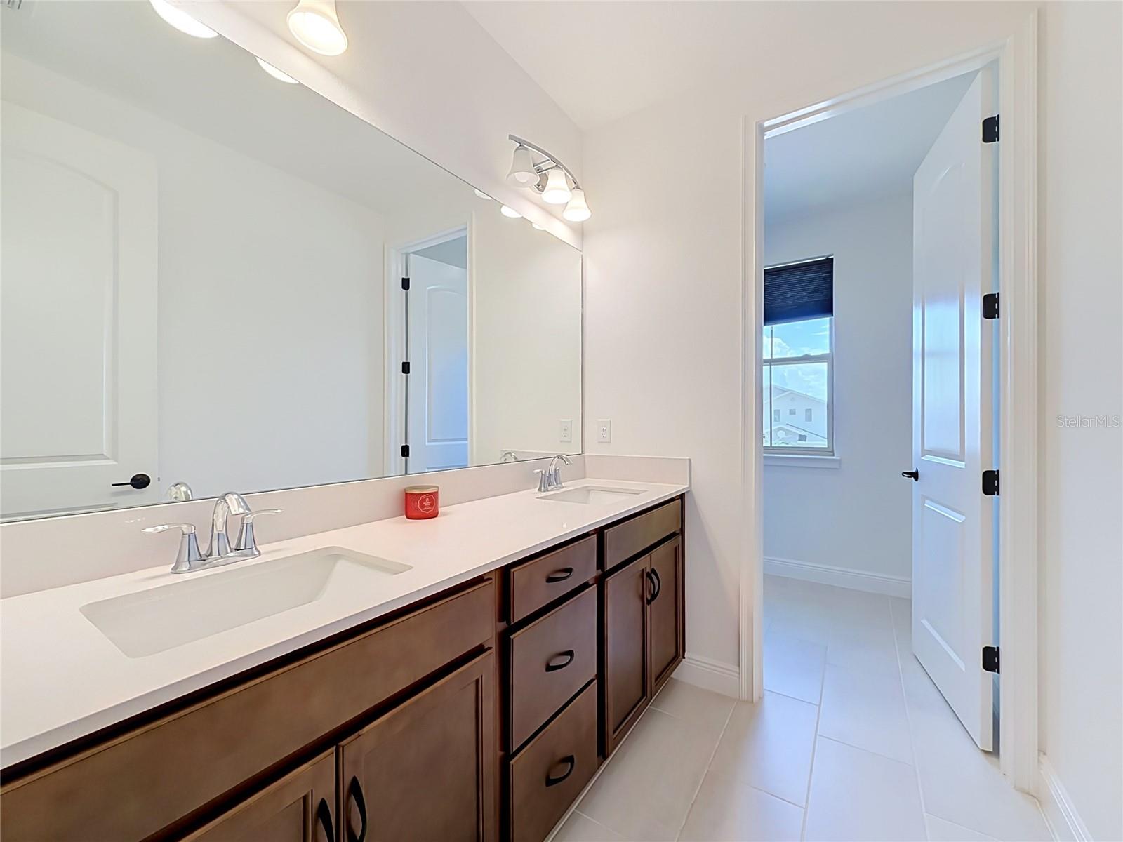 TWIN LAKES PH 8 - Residential Lease