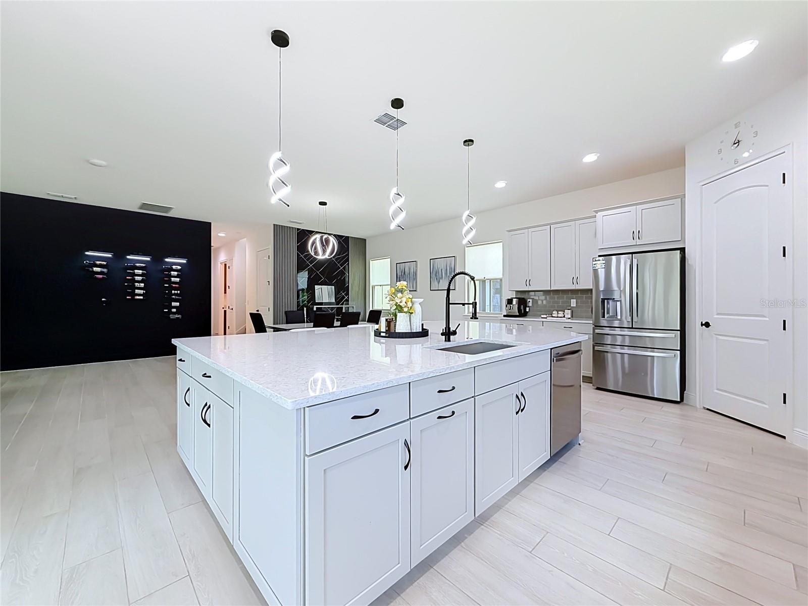 TWIN LAKES PH 8 - Residential Lease