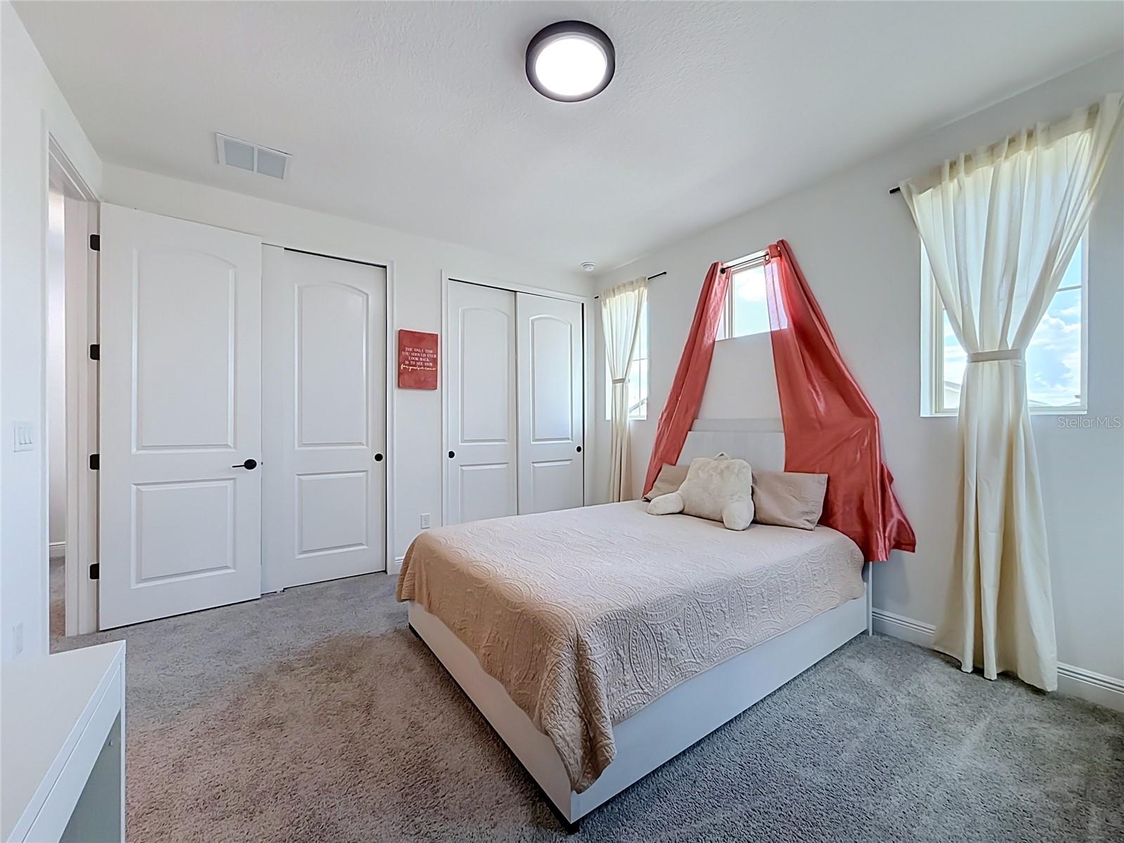 TWIN LAKES PH 8 - Residential Lease