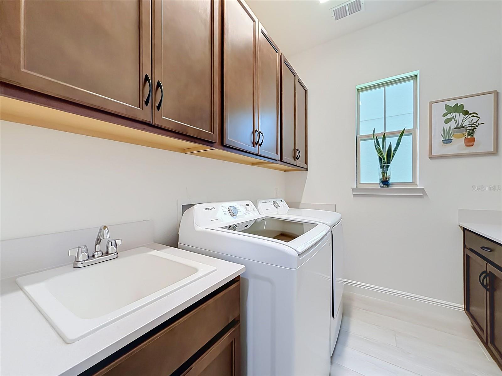 TWIN LAKES PH 8 - Residential Lease