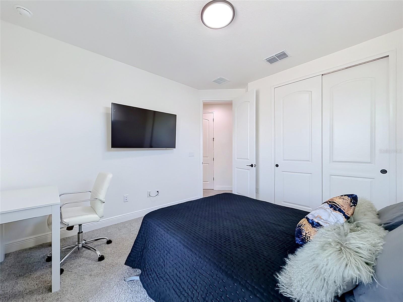 TWIN LAKES PH 8 - Residential Lease