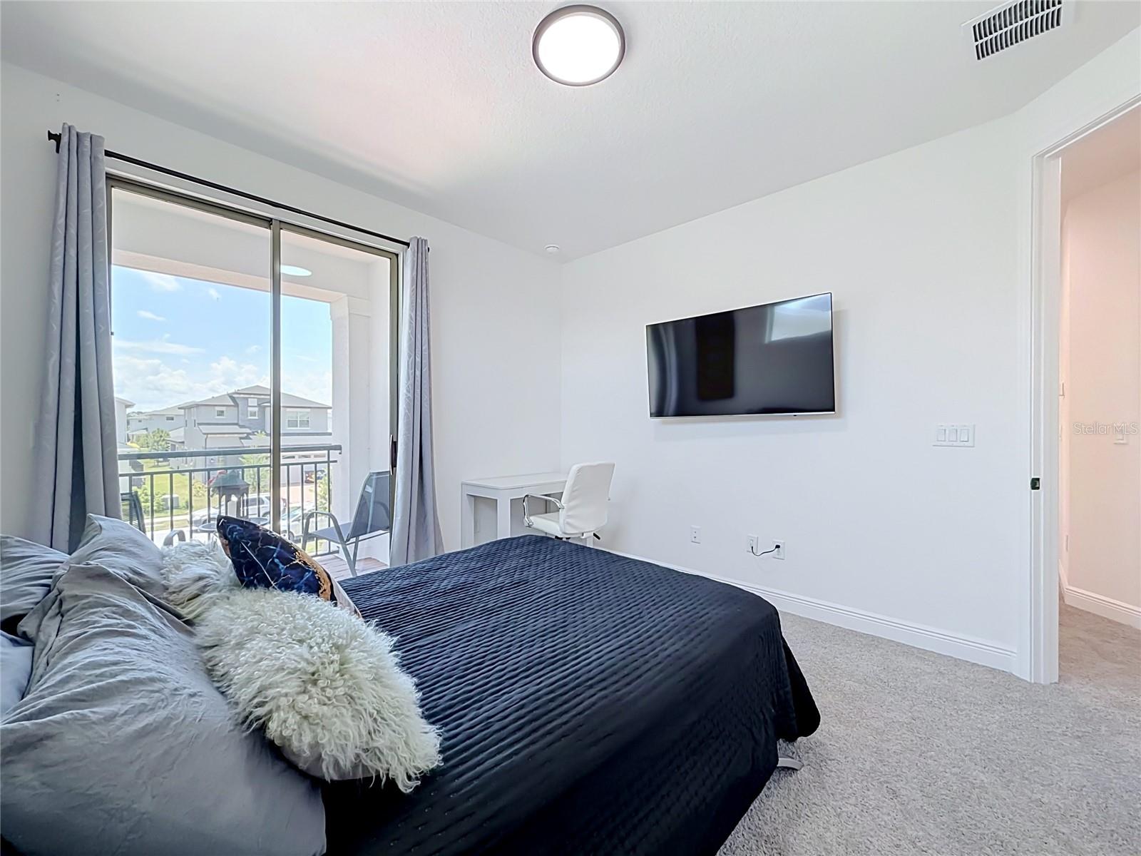 TWIN LAKES PH 8 - Residential Lease