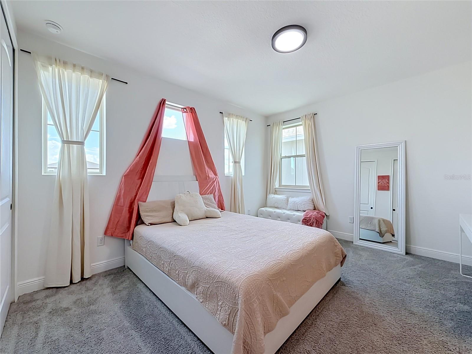 TWIN LAKES PH 8 - Residential Lease