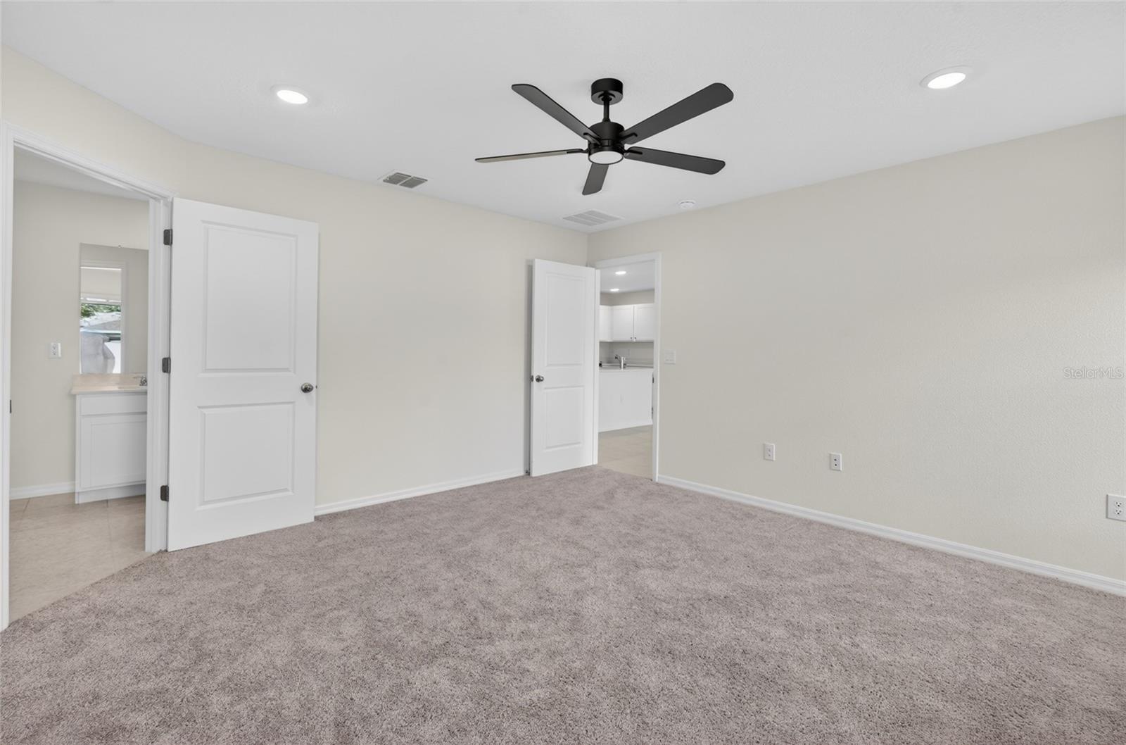 MARION OAKS UNIT 4 - Residential Lease