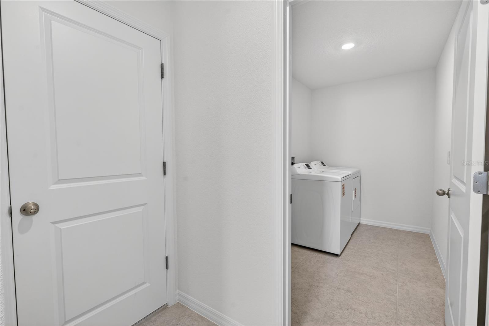 MARION OAKS UNIT 4 - Residential Lease