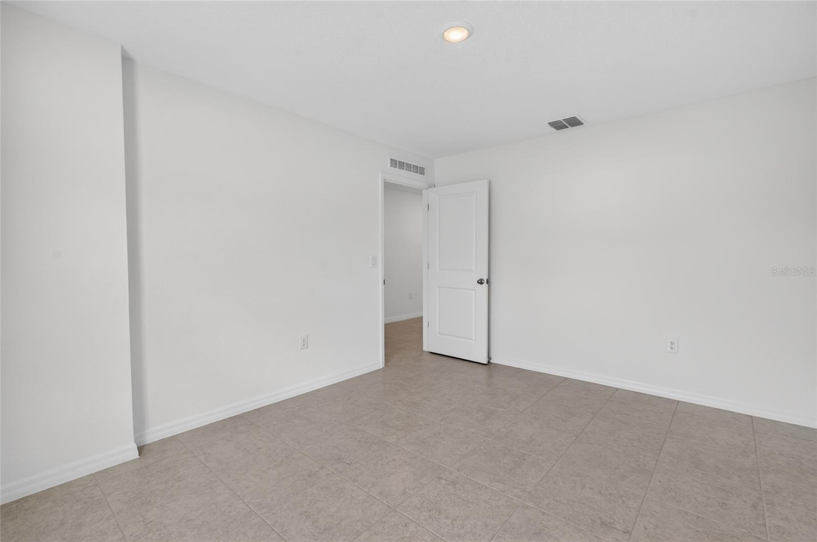 MARION OAKS UNIT 4 - Residential Lease
