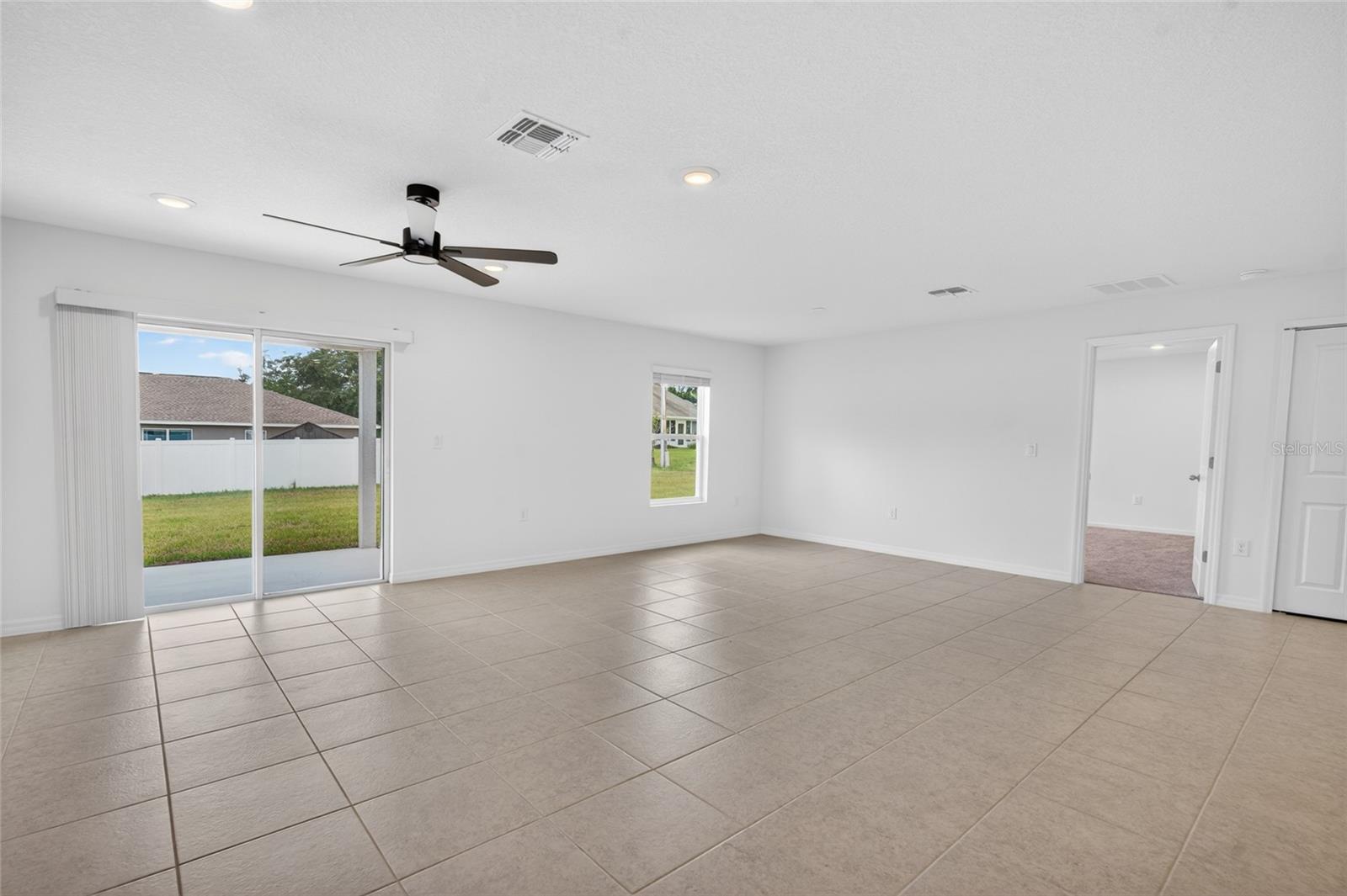 MARION OAKS UNIT 4 - Residential Lease