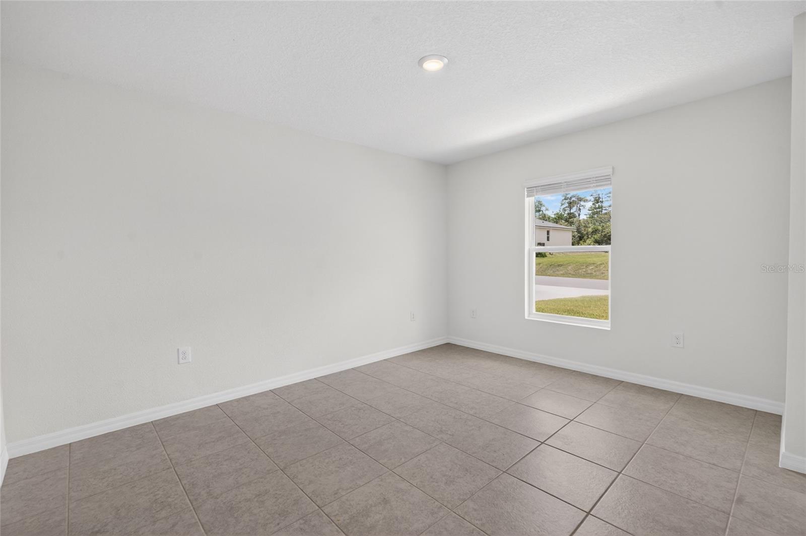MARION OAKS UNIT 4 - Residential Lease
