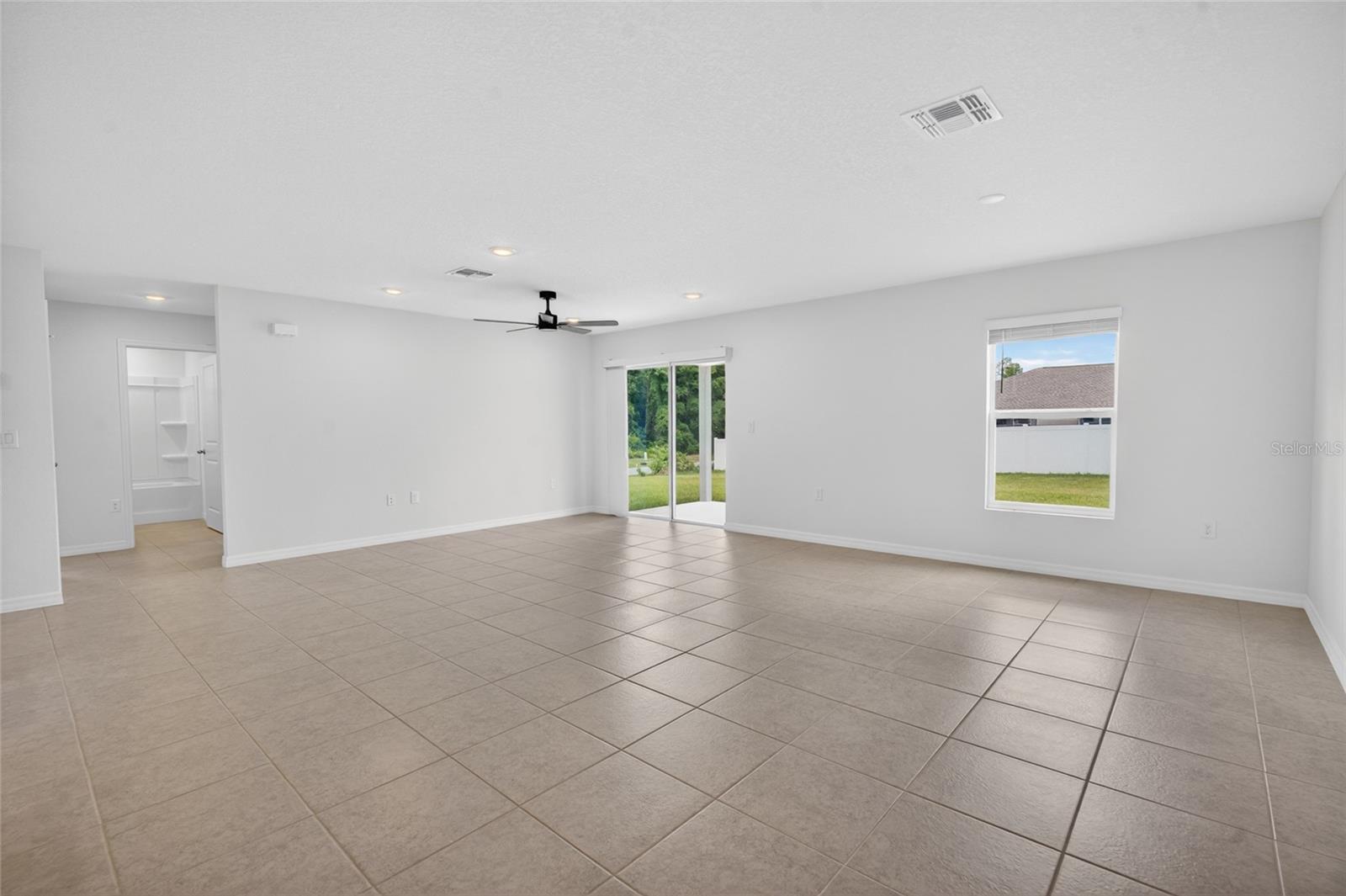 MARION OAKS UNIT 4 - Residential Lease