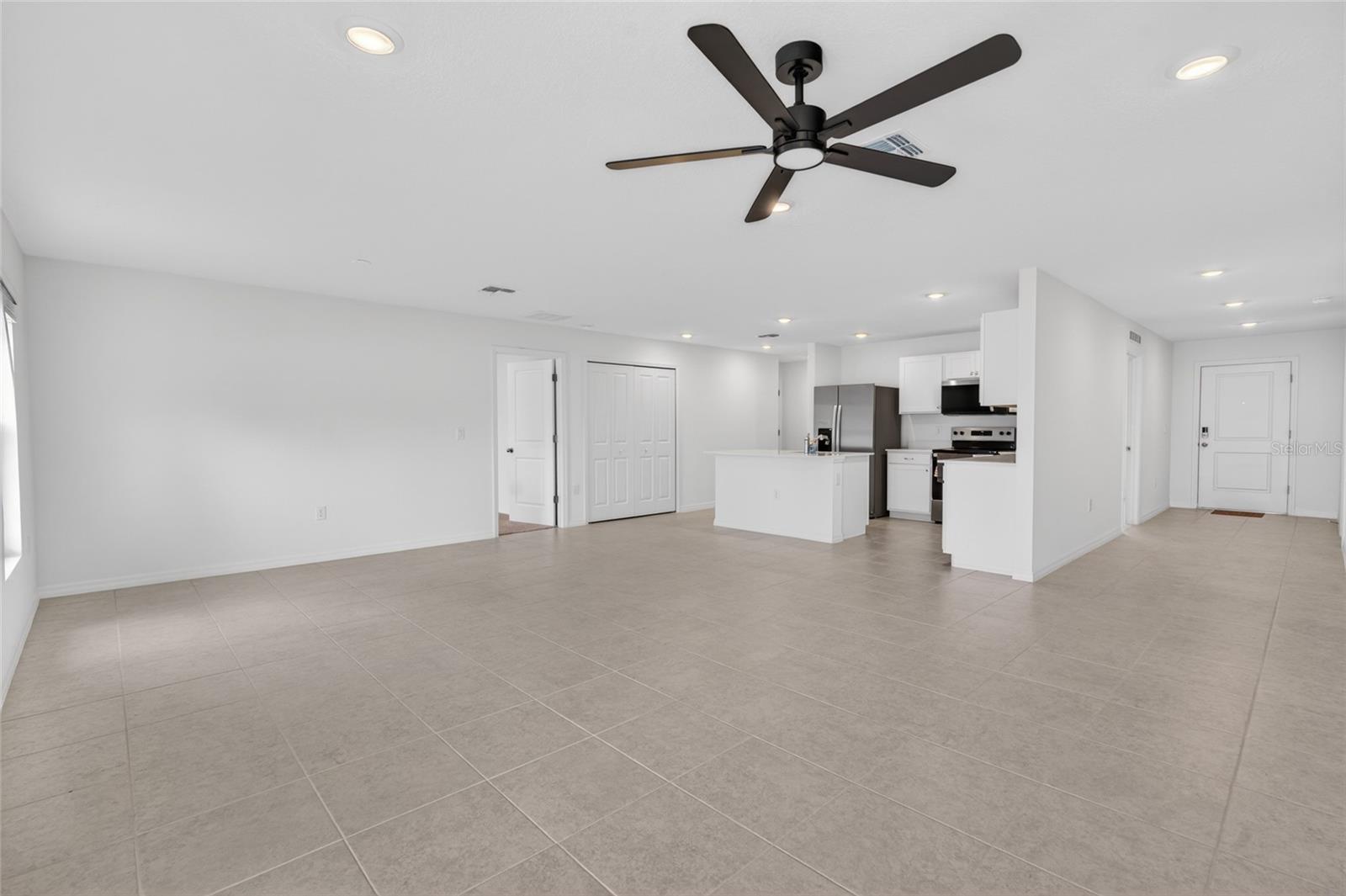 MARION OAKS UNIT 4 - Residential Lease