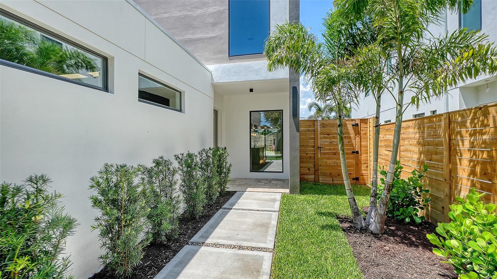TAMIAMI TERRACE - Residential