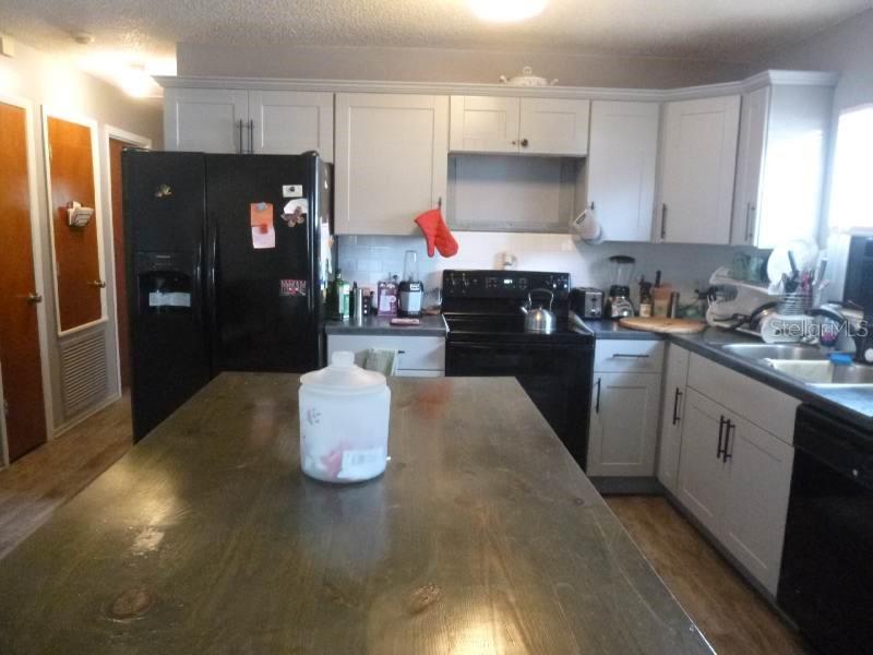 SUN RAY HOMES - Residential