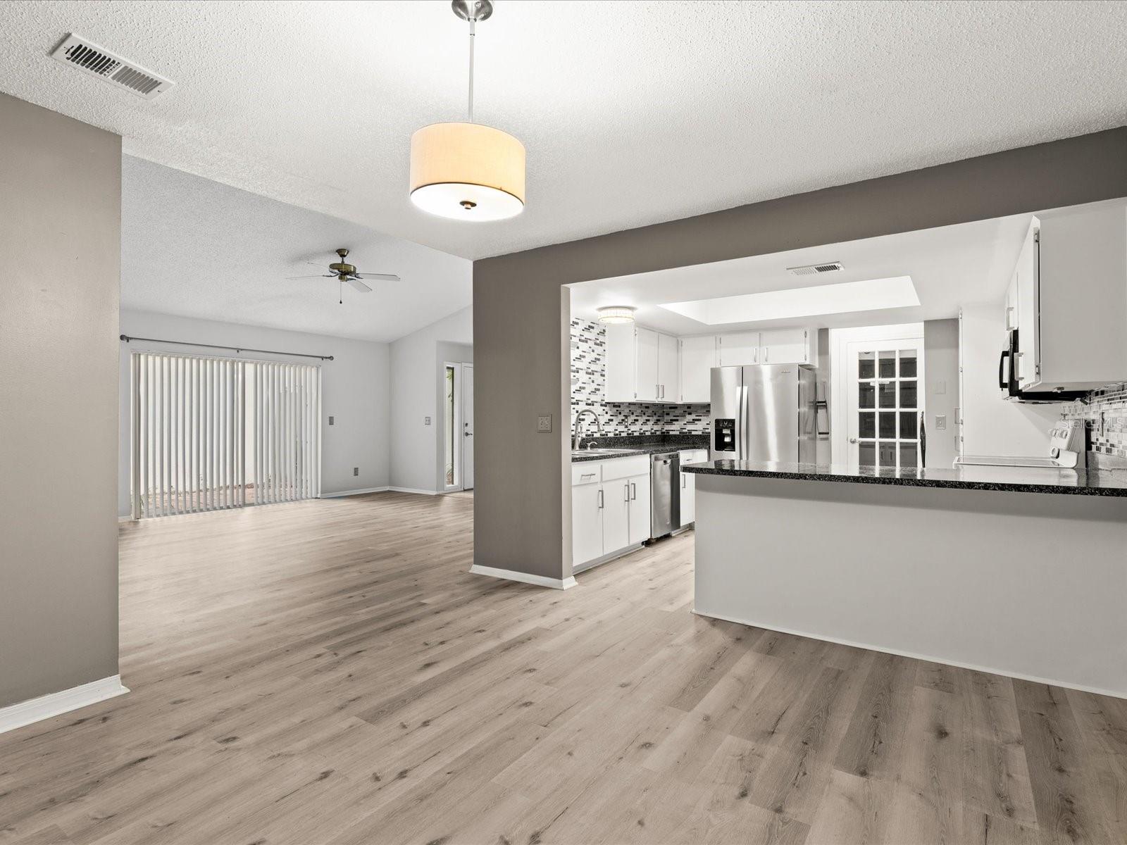 SWEETWATER OAKS II A CONDOMINI - Residential Lease