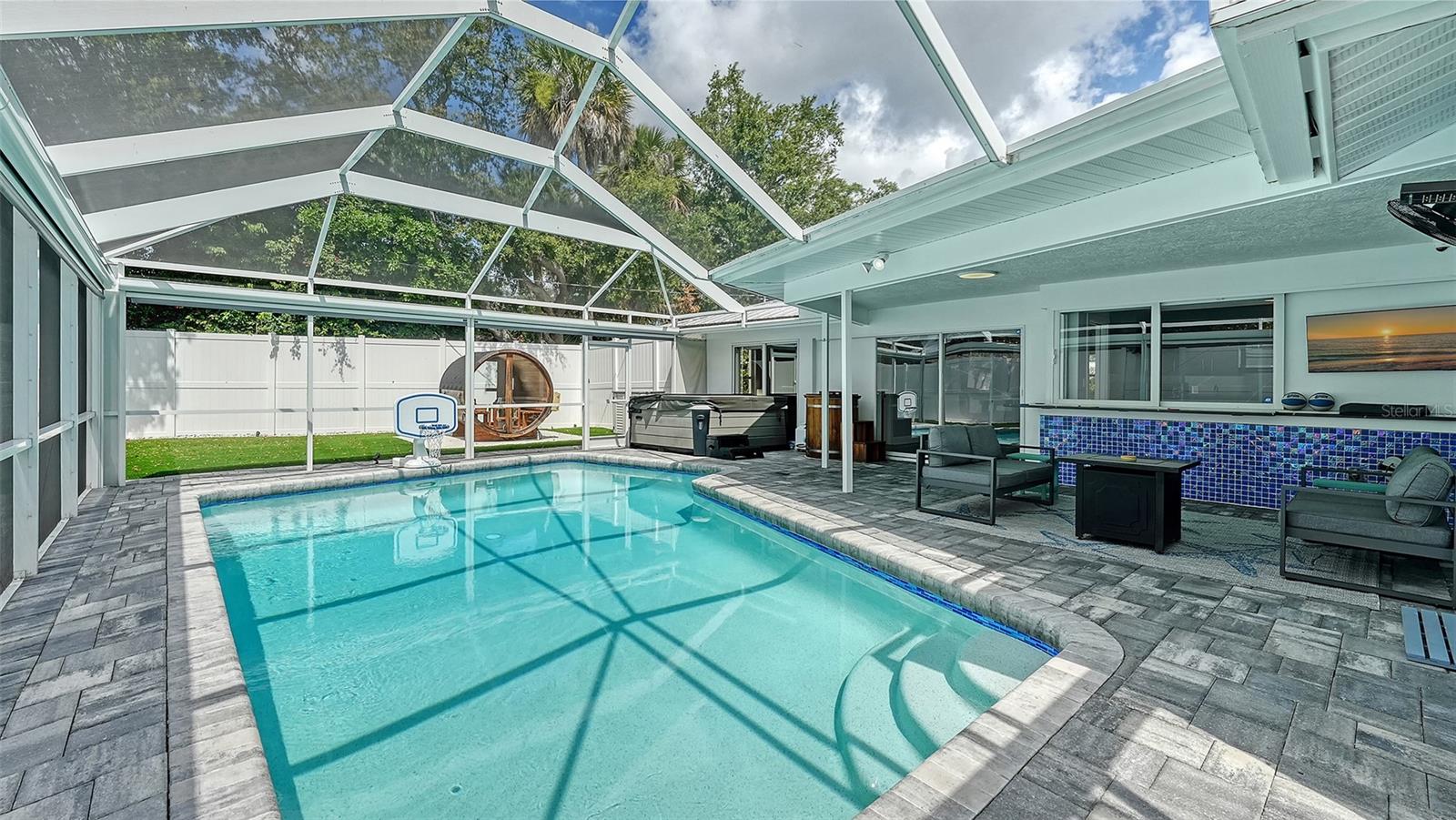 SOUTH GATE - Residential