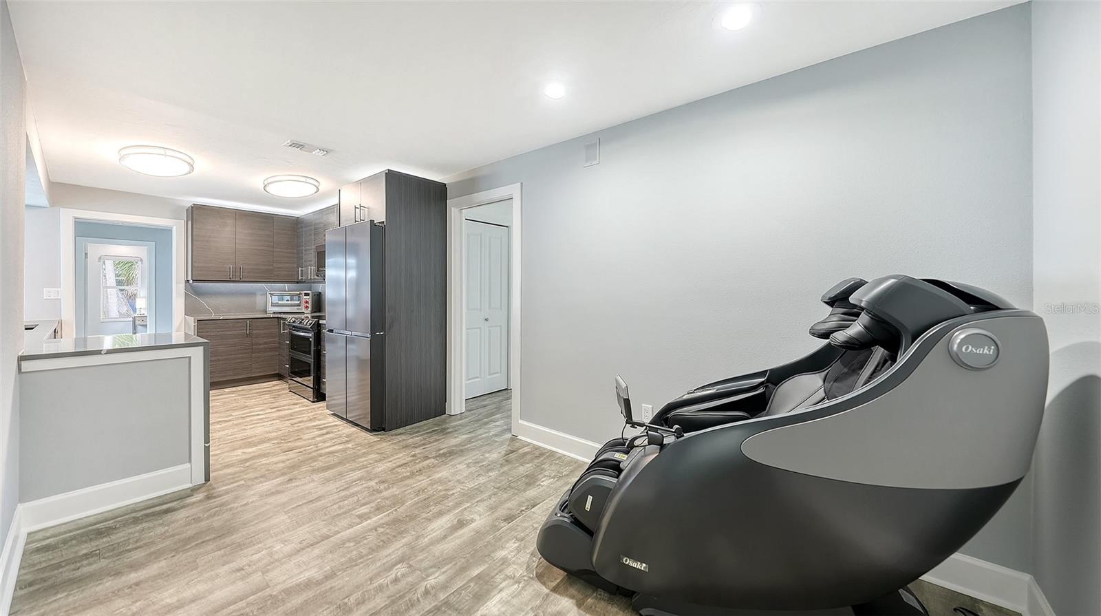 SOUTH GATE - Residential