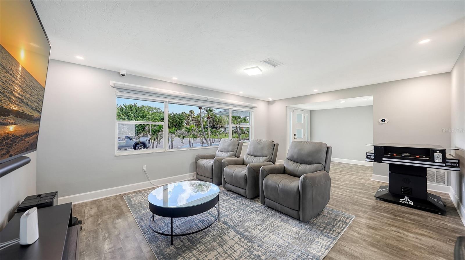 SOUTH GATE - Residential